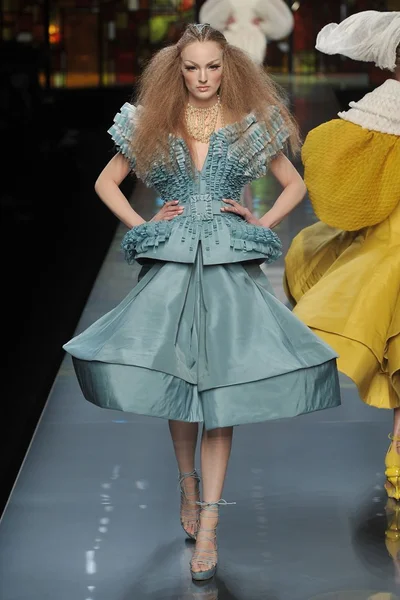 Look 2